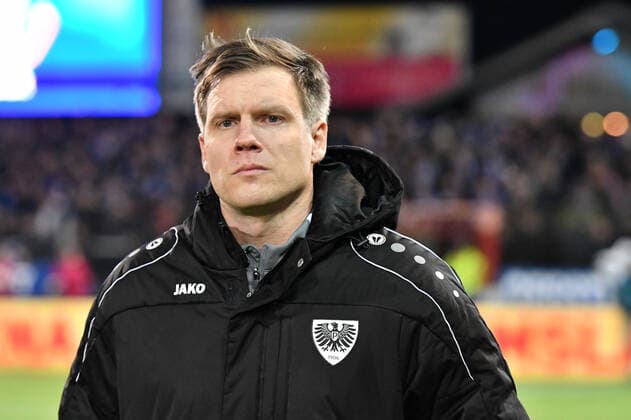 Arne Barez (Trainer Preussen Muenster) DFB regulations prohibit any use of photographs as image sequences and or quasi-video, GER, Fussball, 3. Liga, 9.12.2019, SV Meppen - Preussen Muenster, Haensch Arena, Meppen Copyright: xWenzelx Eibner-Pressefotox EP_fwl