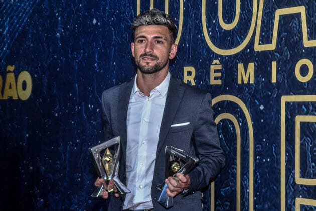 Prêmio Brasileirão 2019 RIO DE JANEIRO, RJ - 09.12.2019: PRÊMIO BRASILEIRÃO 2019 - Arrascaeta during the award event of the Brazilian Championship 2019 (Brazilian Prize 2019), held at Warehouse 2 Pier Mauá, located in the city of Rio de Janeiro, RJ, on the night of Monday (09). (Photo: Nayra Halm Fotoarena) x1844828x  NayraxHalm