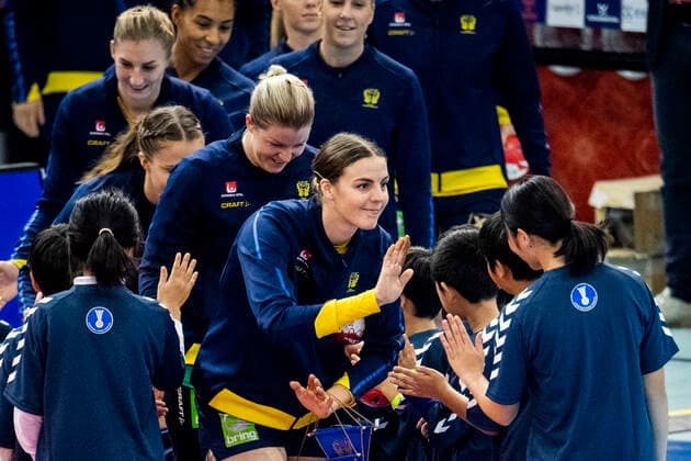 191210 Carin Strömberg of Sweden ahead of the Women s World Handball Championship match between Sweden and Romania on December 10, 2019 in Kumamoto. Photo: Ludvig Thunman BILDBYRAN kod LT 35698 bbeng dam women handball handboll world handball championship 2019 sverige sweden romania rumänien Copyright: LUDVIGxTHUNMAN BB191210LT002