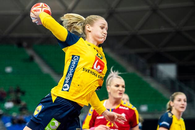 191210 Emma Lindqvist of Sweden during the Women s World Handball Championship match between Sweden and Romania on December 10, 2019 in Kumamoto. Photo: Ludvig Thunman BILDBYRAN kod LT 35698 bbeng dam women handball handboll world handball championship 2019 sverige sweden romania rumänien Copyright: LUDVIGxTHUNMAN BB191210LT017