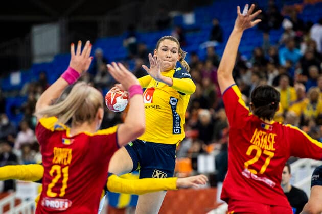 191210 Mikaela Mässing of Sweden during the Women s World Handball Championship match between Sweden and Romania on December 10, 2019 in Kumamoto. Photo: Ludvig Thunman BILDBYRAN kod LT 35698 bbeng dam women handball handboll world handball championship 2019 sverige sweden romania rumänien Copyright: LUDVIGxTHUNMAN BB191210LT018