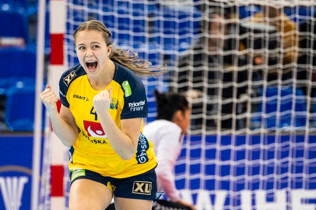 191210 Olivia Mellegard of Sweden celebrates during the Women s World Handball Championship match between Sweden and Romania on December 10, 2019 in Kumamoto. Photo: Ludvig Thunman BILDBYRAN kod LT 35698 bbeng dam women handball handboll world handball championship 2019 sverige sweden romania rumänien jubel celebration Copyright: LUDVIGxTHUNMAN BB191210LT042