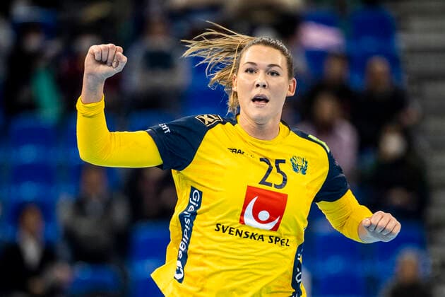 191210 Mikaela Mässing of Sweden celebrates during the Women s World Handball Championship match between Sweden and Romania on December 10, 2019 in Kumamoto. Photo: Ludvig Thunman BILDBYRAN kod LT 35698 bbeng dam women handball handboll world handball championship 2019 sverige sweden romania rumänien jubel celebration Copyright: LUDVIGxTHUNMAN BB191210LT058