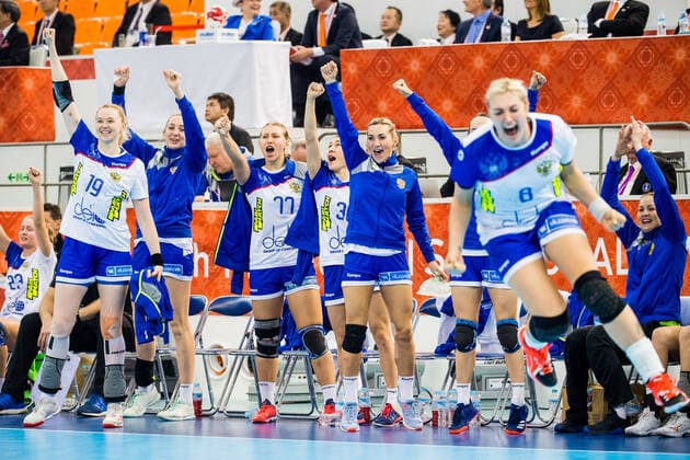 191211 Players of Russia celebrates during the Women s World Handball Championship match between Spain and Russia on December 11, 2019 in Kumamoto. Photo: Ludvig Thunman BILDBYRAN kod LT 35699 bbeng dam women handball handboll world handball championship 2019 ryssland russia spain spanien jubel celebration Copyright: LUDVIGxTHUNMAN BB191211LT005