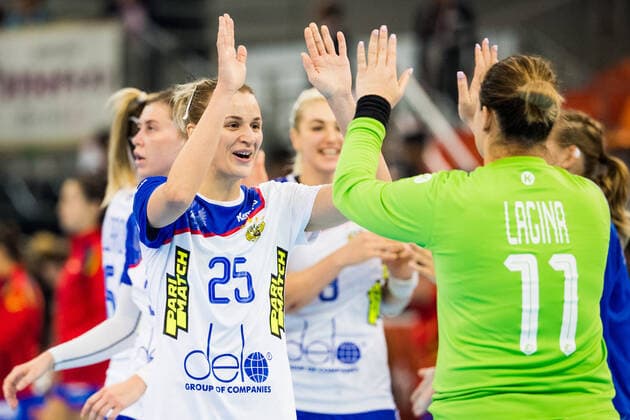 191211 Olga Fomina and goalkeeper Yaroslava Frolova celebrates during the Women s World Handball Championship match between Spain and Russia on December 11, 2019 in Kumamoto. Photo: Ludvig Thunman BILDBYRAN kod LT 35699 bbeng dam women handball handboll world handball championship 2019 ryssland russia spain spanien jubel celebration Copyright: LUDVIGxTHUNMAN BB191211LT034