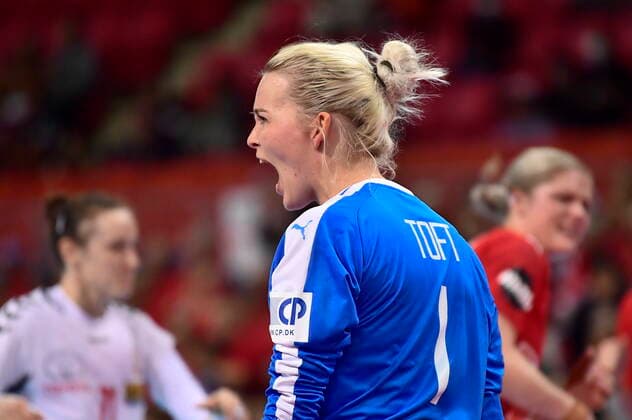 Sandra Toft jubler i haandboldkampen, i mellemrunden i Gruppe 1, mellem Serbien og Danmark under Kvindernes Haandbold VM i Aqua Dome Kumamoto i Japan, onsdag den 11. december 2019. , Kumamoto Denmark Copyright: BoxAmstrupx COP222 spdk20191211-101239-L