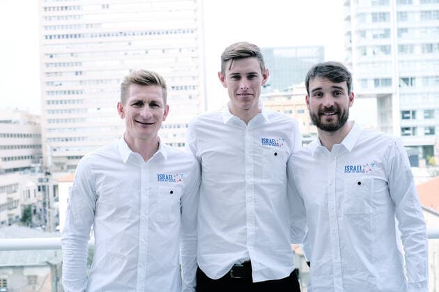 Bilder des Jahres 2019, Sport 12 Dezember Sport Bilder des Tages Teampräsentation Israel Start-Up Nation Cycling Team in Tel Aviv. Andre Greipel, Nils Politt, Rick Zabel. *** Team Presentation Israel Start Up Nation Cycling Team in Tel Aviv Andre Greipel, Nils Politt, Rick Zabel