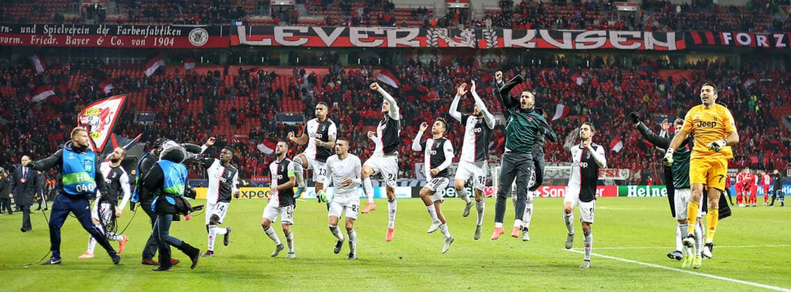 Bilder des Jahres 2019, Sport 12 Dezember 11.12.2019, Fussball UEFA Champions League 2019 2020, Gruppenphase, 6.Spieltag, Bayer 04 Leverkusen - Juventus Turin, in der BayArena Leverkusen. Schlussjubel Juventus Turin ***DFL and DFB regulations prohibit any use of photographs as image sequences and or quasi-video.*** *** 11 12 2019, football UEFA Champions League 2019 2020, group stage, 6 matchday, Bayer 04 Leverkusen Juventus Turin, in the BayArena Leverkusen final cheer Juventus Turin DFL and DFB regulations prohibit any use of photographs as image sequences and or quasi video
