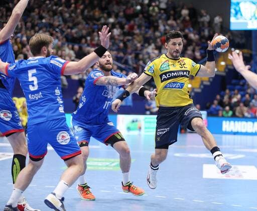 v.l. Andrej Kogut (TBV Lemgo Lippe 5), Fabian van Olphen (TBV Lemgo Lippe 10), Alexander Petersson (Rhein-Neckar Loewen 32) GER, Handball, 1. Bundesliga, TBV Lemgo Lippe gegen Rhein-Neckar Loewen, 12.12.2019 Lemgo Copyright: xStrohdiekx Eibner-Pressefotox EP_jsk