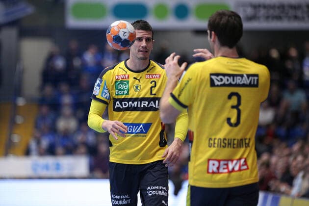 v.l. Andy Schmid (Rhein-Neckar Loewen 2), Uwe Gensheimer (Rhein-Neckar Loewen 3) GER, Handball, 1. Bundesliga, TBV Lemgo Lippe gegen Rhein-Neckar Loewen, 12.12.2019 Lemgo Copyright: xStrohdiekx Eibner-Pressefotox EP_jsk