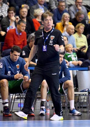 12.12.2019, xlakx, Handball Bundesliga, Fuechse Berlin - THW Kiel emspor, v.l.gestekuliert Velimir Petkovic(Fuechse Berlin Trainer) Berlin