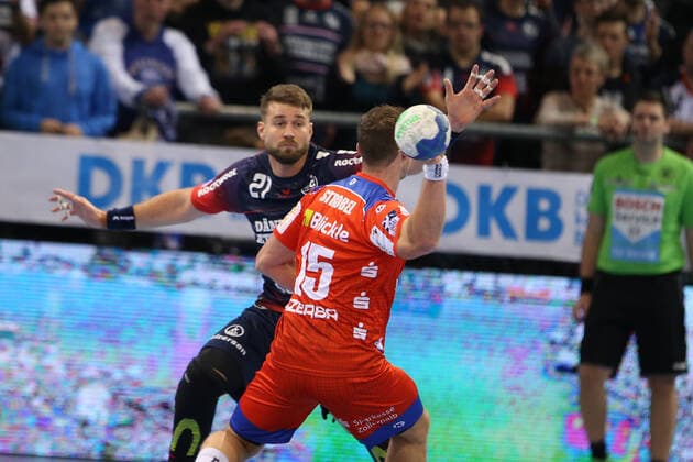 SG Flensburg-Handewitt vs HBW Balingen, LIQUI-MOLY Handball Bundesliga, 12.12.19; Flensburg Martin Strobel (HBW Balingen-Weilstetten, 15) gegen Jacob Heinl (Sg Flensburg-Handewitt, 21) Copyright: xBEAUTIFULxSPORTS MarioxM.xKobergx