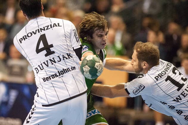 Jacob Tandrup Holm (DK - 6 Füchse Berlin) setzt sich am Strafraum durch - Aktion - Spielszene - Querformat - quer - horizontal - Event Veranstaltung: Füchse Berlin vs. THW Kiel HBL - Handball Bundesliga 2019-20 - 17. Spieltag - Location Ort: Max Schmeling Halle Berlin Deutschland Germany Europa Europe Datum Date: 12.12.2019