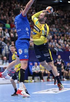 v.l. Isaias Guardiola (TBV Lemgo Lippe 7), Steffen Faeth (Rhein-Neckar Loewen 23) GER, Handball, 1. Bundesliga, TBV Lemgo Lippe gegen Rhein-Neckar Loewen, 12.12.2019 Lemgo Copyright: xStrohdiekx Eibner-Pressefotox EP_jsk