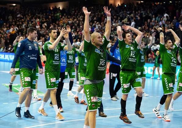 Handba12 Berlin 08.12.2019 Saison 2019 2020 HBL 1. Bundesliga Füchse Berlin - THW Kiel Jubel Füchse Paul Drux (Füchse Berlin, No.95) Hans Lindberg (Füchse Berlin, No.18) Marko Kopljar (Füchse Berlin, No.35)