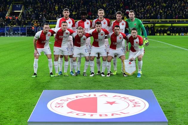 Fußball Champions League Gruppenphase 6. Spieltag Borussia Dortmund - Slavia Prag am 10.12.2019 im Signal Iduna Park in Dortmund Mannschaftsfoto Teamfoto Slavia Prag Hintere Reihe v.l.n.r.: Ladislav Takacs ( Prag ) - Peter Olayinka ( Prag ) - Tomas Soucek ( Prag ) - Lukas Masopust ( Prag ) - Ondrej Kolar ( Prag ) Vordere Reihe v.l.n.r.: Vladimir Coufal ( Prag ) - Jan Boril ( Prag ) - Petr Sevcik ( Prag ) - Ondrej Kudela ( Prag ) - +sla7 - Milan Skoda ( Prag ) DFL Regulations prohibit any use of photographs as image sequences and or quasi video.