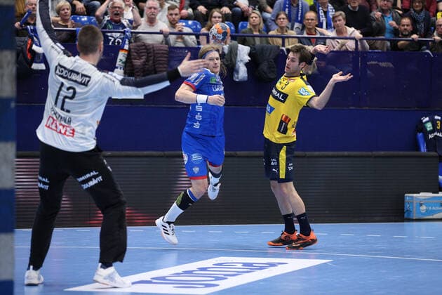 v.l. Andreas Palicka (Rhein-Neckar Loewen 12), Andreas Cederholm (TBV Lemgo Lippe 34), Uwe Gensheimer (Rhein-Neckar Loewen 3) GER, Handball, 1. Bundesliga, TBV Lemgo Lippe gegen Rhein-Neckar Loewen, 12.12.2019 Lemgo Copyright: xStrohdiekx Eibner-Pressefotox EP_jsk