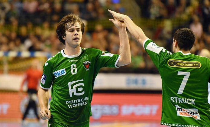 Jacob Tandrup Holm (Füchse), jubelt nach einem Tor, rechts Kevin Struck (Füchse), Füchse Berlin - THW Kiel 1. Bundesliga, DKB-Handballbundesliga, 2019 2020 Herren, Männer, Maenner, Handball, Deutschland, Germany, Max-Schmeling-Halle Berlin, 12.12.2019