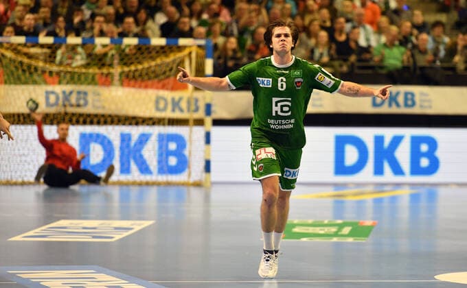 Jacob Tandrup Holm (Füchse), jubelt nach einem Tor Füchse Berlin - THW Kiel 1. Bundesliga, DKB-Handballbundesliga, 2019 2020 Herren, Männer, Maenner, Handball, Deutschland, Germany, Max-Schmeling-Halle Berlin, 12.12.2019