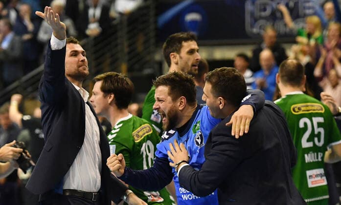 Martin Ziemer (Torwart Füchse), jubeltm nach dem Spiel Füchse Berlin - THW Kiel 1. Bundesliga, DKB-Handballbundesliga, 2019 2020 Herren, Männer, Maenner, Handball, Deutschland, Germany, Max-Schmeling-Halle Berlin, 12.12.2019