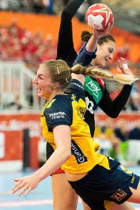 191213 Linn Blohm of Sweden during the Women s World Handball Championship game between Germany and Sweden on December 13, 2019 in Kumamoto. Photo: Daniel Stiller Bildbyran kod DS 59427 bbeng dam women handball handboll world handball championship 2019 handball sweden sverige vm germany tyskland Copyright: DANIELxSTILLER BB191213DS011