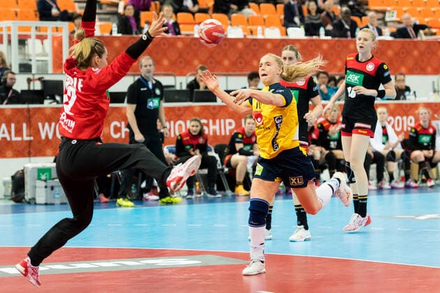 191213 Mathilda Lundström of Sweden during the Women s World Handball Championship game between Germany and Sweden on December 13, 2019 in Kumamoto. Photo: Daniel Stiller Bildbyran kod DS 59427 bbeng dam women handball handboll world handball championship 2019 handball sweden sverige vm germany tyskland Copyright: DANIELxSTILLER BB191213DS015