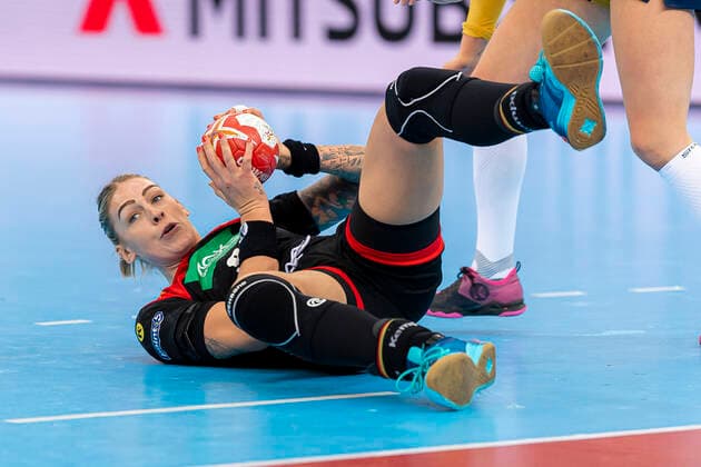 Handball, Frauen: WM 2019, Spiel um Platz 7, 9. Spieltag , Deutschland - Schweden Luisa Schulze (Deutschland Bietigheim) Kumamoto Park Dome Kumamoto Japan
