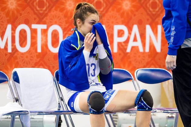 191213 Anna Vyakhireva of Russia looks deleted after the Women s World Handball Championship semifinal between Russia and Netherlands on December 13, 2019 in Kumamoto. Photo: Daniel Stiller Bildbyran kod DS 59428 bbeng dam women handball handboll world handball championship 2019 handball russia ryssland vm netherlands holland depp Copyright: DANIELxSTILLER BB191213DS063