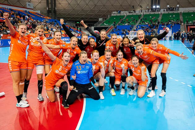 Handball, Frauen: WM 2019, Halbfinale, Russland - Niederlande die Mannschaft von den Niederlanden Schlussjubel Schlußjubel Emotion Freude Kumamoto Park Dome Kumamoto Japan