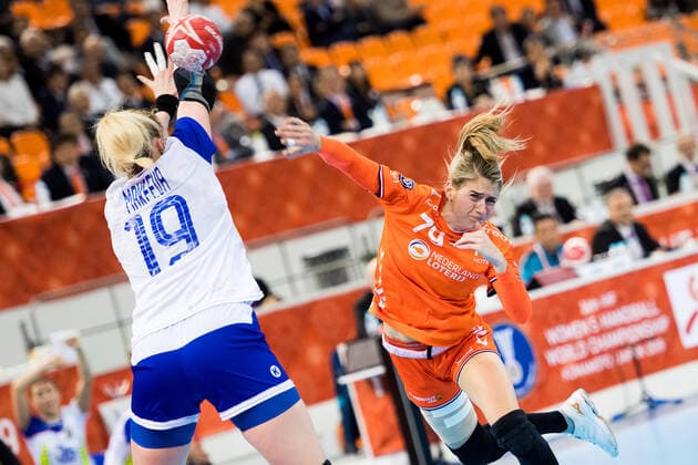 191213 Estavana Polman of Netherlands during the Women s World Handball Championship semifinal between Russia and Netherlands on December 13, 2019 in Kumamoto. Photo: Daniel Stiller Bildbyran kod DS 59428 bbeng dam women handball handboll world handball championship 2019 handball russia ryssland vm netherlands holland Copyright: DANIELxSTILLER BB191213DS073