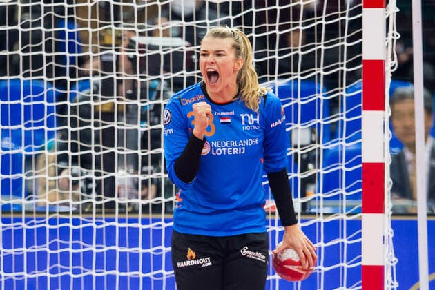 191213 Goalkeeper Tess Wester of Netherlands celebrates during the Women s World Handball Championship semifinal between Russia and Netherlands on December 13, 2019 in Kumamoto. Photo: Daniel Stiller Bildbyran kod DS 59428 bbeng dam women handball handboll world handball championship 2019 handball russia ryssland vm netherlands holland jubel Copyright: DANIELxSTILLER BB191213DS074