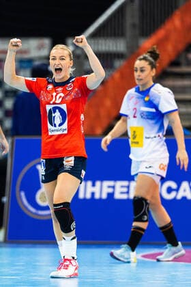191213 Stine Bredal Oftedal of Norway celebrates during the Women s World Handball Championship semifinal between Norway and Spain on December 13, 2019 in Kumamoto. Photo: Daniel Stiller Bildbyran kod DS 59429 bbeng dam women handball handboll world handball championship 2019 handball norway norge vm spain spanien jubel Copyright: DANIELxSTILLER BB191213DS082