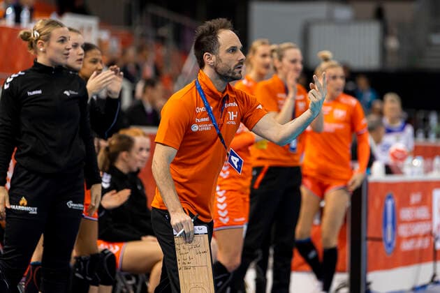 Handball, Frauen: WM 2019, Halbfinale, Russland - Niederlande Trainer Emmanuel Mayonnade (Niederlande) Kumamoto Park Dome Kumamoto Japan