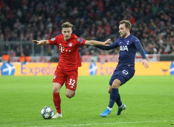 11.12.2019, Fussball, Champions League, Gruppenphase, 6. Spieltag, Saison 2019 2020, Herren, Deutschland, FC Bayern München - Tottenham Hotspurs, v.l. Aktion, Zweikampf, Spielszene, action, Joshua Kimmich, FC Bayern München, Christian Eriksen, Tottenham Hotspurs,