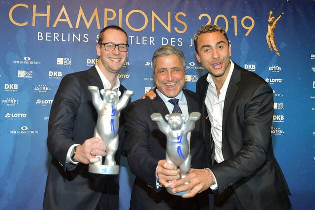 Sport Bilder des Tages Urs Kaweh Niroomand, BR-Volleys-Manager und Benjamin Patch (re.) CHAMPIONS-Gala, die Berliner Sportler des Jahres 2019 im Estrel Hotel in Berlin am 14.12.2019 41. CHAMPIONS-Gala, Berliner Sportler des Jahres