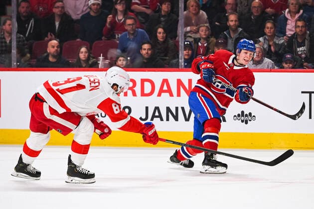 MONTREAL, QC - DECEMBER 14: Montreal Canadiens defenceman Otto Leskinen (64) shoots the puck during the Detroit Red Wings versus the Montreal Canadiens game on December 14, 2019, at Bell Centre in Montreal, QC (Photo by David Kirouac Icon Sportswire) NHL, Eishockey Herren, USA DEC 14 Red Wings at Canadiens Icon191214035