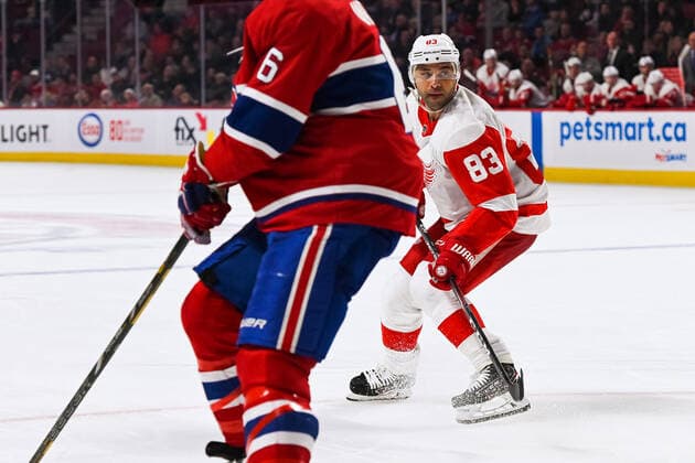 MONTREAL, QC - DECEMBER 14: Detroit Red Wings defenceman Trevor Daley (83) tracks the play during the Detroit Red Wings versus the Montreal Canadiens game on December 14, 2019, at Bell Centre in Montreal, QC (Photo by David Kirouac Icon Sportswire) NHL, Eishockey Herren, USA DEC 14 Red Wings at Canadiens Icon191214098