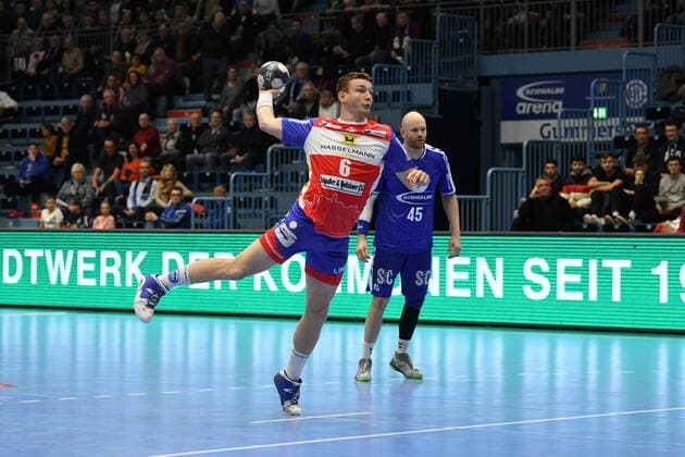Adrian Woehler( 6 ThSV Eisenach),beim 7 Meter VfL Gummersbach - ThSV Eisenach, Maenner, 2. Liga, Liqui Moly Handball Bundesliga, 16. Spieltag, 14.12.2019, - VfL Gummersbach - ThSV Eisenach, Handball, Liqui Moly 2. Handball Bundesliga, Maenner, Spielzeit 2019 20 Gummersbach Copyright: xAugstx xEibner-Pressefotox EP_jat