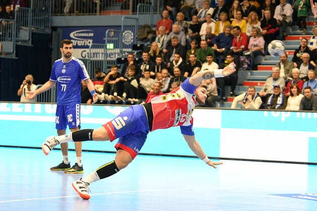 Justin Muerkoester ( 33 ThSV Eisenach), beim Wurf,, VfL Gummersbach - ThSV Eisenach, Maenner, 2. Liga, Liqui Moly Handball Bundesliga, 16. Spieltag, 14.12.2019, - VfL Gummersbach - ThSV Eisenach, Handball, Liqui Moly 2. Handball Bundesliga, Maenner, Spielzeit 2019 20 Gummersbach Copyright: xAugstx xEibner-Pressefotox EP_jat