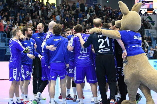 Heimsieg. 30 - 25 der VfL Gummersbach bleibt oben dran, , VfL Gummersbach - ThSV Eisenach, Maenner, 2. Liga, Liqui Moly Handball Bundesliga, 16. Spieltag, 14.12.2019, - VfL Gummersbach - ThSV Eisenach, Handball, Liqui Moly 2. Handball Bundesliga, Maenner, Spielzeit 2019 20 Gummersbach Copyright: xAugstx xEibner-Pressefotox EP_jat