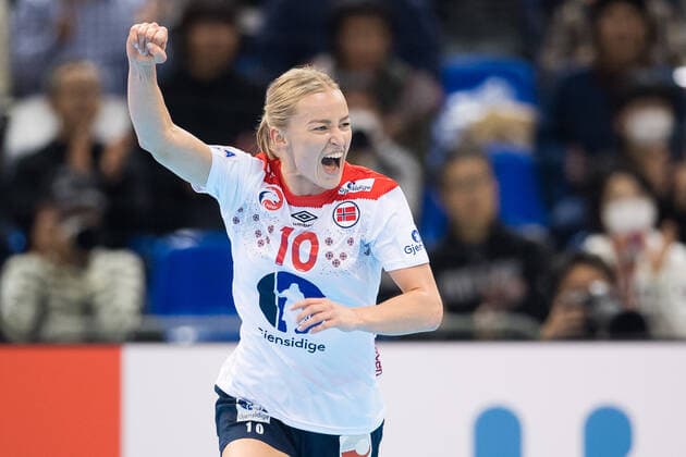 191215 Stine Bredal Oftedal of Norway celebrates during the Women s World Handball Championship bronze game between Norway and Russia on December 15, 2019 in Kumamoto. Photo: Daniel Stiller Bildbyran kod DS 59431 bbeng dam women handball handboll world handball championship 2019 handball norway norge vm russia ryssland jubel Copyright: DANIELxSTILLER BB191215DS004