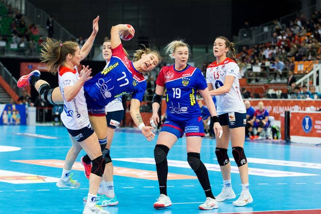191215 Yaroslava Frolova and Kseniia Makeeva of Russia during the Women s World Handball Championship bronze game between Norway and Russia on December 15, 2019 in Kumamoto. Photo: Daniel Stiller Bildbyran kod DS 59431 bbeng dam women handball handboll world handball championship 2019 handball norway norge vm russia ryssland Copyright: DANIELxSTILLER BB191215DS007