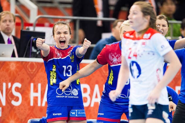 191215 Anna Vyakhireva of Russia celebrates during the Women s World Handball Championship bronze game between Norway and Russia on December 15, 2019 in Kumamoto. Photo: Daniel Stiller Bildbyran kod DS 59431 bbeng dam women handball handboll world handball championship 2019 handball norway norge vm russia ryssland jubel Copyright: DANIELxSTILLER BB191215DS034
