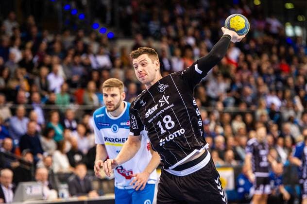 Ekberg, Niclas (THW Kiel 18) beim Spiel in der Handball Bundesliga, TVB 1898 Stuttgart - THW Kiel. Stuttgart. 15.12.19 Handball , Stuttgart Baden Wuerttemberg Deutschland