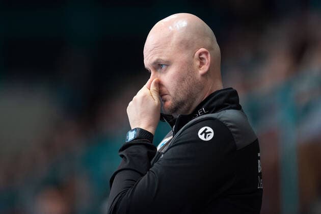 Minden, Deutschland 15.12.2019: 1. Handball-Bundesliga - 2019 2020 - GWD Minden vs. HC Erlangen Adalsteinn Eyjolfsson (Trainer Erlangen) Minden Nordrhein-Westfalen Deutschland Kampa Halle