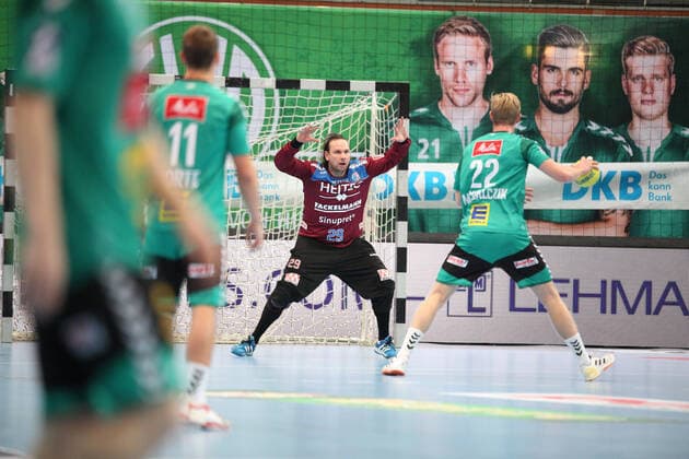 v.l. Nikolas Katsigiannis (HC Erlangen 29), Marian Michalczik (TSV GWD Minden 22) GER, Handball, 1. Bundesliga, TSV GWD Minden gegen HC Erlangen, 15.12.2019 Minden Copyright: xStrohdiekx Eibner-Pressefotox EP_jsk