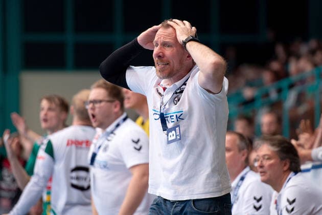 Minden, Deutschland 15.12.2019: 1. Handball-Bundesliga - 2019 2020 - GWD Minden vs. HC Erlangen Frank Carstens (Trainer Minden) Minden Nordrhein-Westfalen Deutschland Kampa Halle