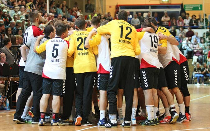 15.12.2019, xmohx, Handball URSAPHARM-Allstar-Spiel, All-Star-Team Deutschland (DHB) - Saarland Handball Allstars (Saar) emspor, v.l. Teamkreis Saarland (DFL DFB REGULATIONS PROHIBIT ANY USE OF PHOTOGRAPHS as IMAGE SEQUENCES and or QUASI-VIDEO) Homburg-Erbach