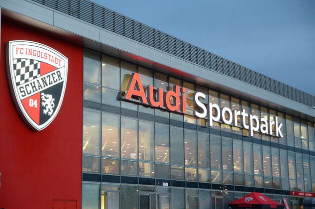 Fußball, Stadiongeschichte FC Ingolstadt 04 16.12.2019, xemx, Fussball 3.Liga, FC Ingolstadt - TSV 1860 Muenchen emspor, v.l. Audi Sportpark Stadion (DFL DFB REGULATIONS PROHIBIT ANY USE OF PHOTOGRAPHS as IMAGE SEQUENCES and or QUASI-VIDEO) Ingolstadt