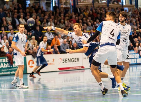 VfL Luebeck-Schwartau - TSV Bayer Dormagen am 20.12.2019 Fynn Ranke ( 15, VfL Luebeck-Schwartau, KR), VfL Luebeck-Schwartau - TSV Bayer Dormagen in der 2. Handball-Bundesliga, Saison 2019 2020 17. Spieltag, Hansehalle (Luebeck) am 20.12.2019 Copyright: xBEAUTIFULxSPORTS Angenendtx